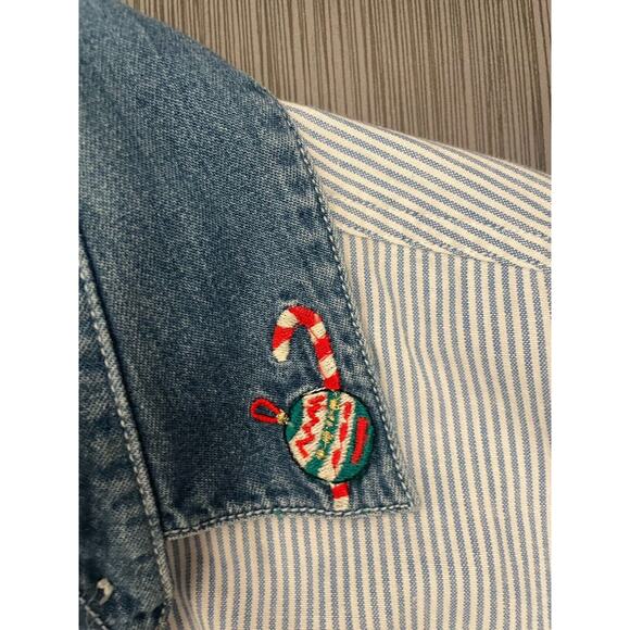 Vintage Womens Holiday Embroidered Blue Pinstripe Button Down Shirt Size Medium - Picture 6 of 8